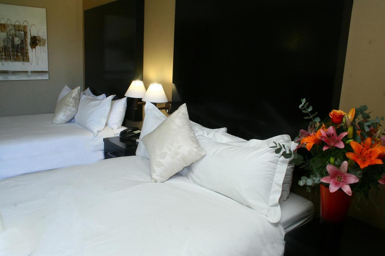 Oudtshoorn Inn Hotel מראה חיצוני תמונה